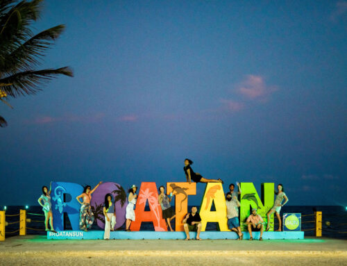 Capturing Paradise: Roatan Travel Guide